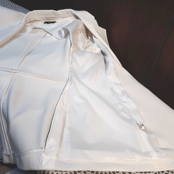 Theory Admiral Lace-Up Crepe Jacket - Picture 10 of 16